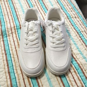 White Tennis Shoes Size 9